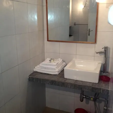 Avenue Californie Apartment
